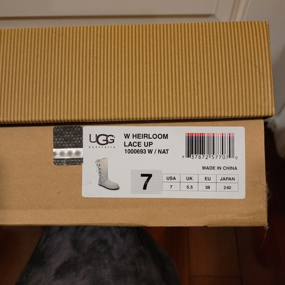 NWOT Ugg Australia Heirloom knit cream lace up boots, Size 7 - Picture 6 of 6